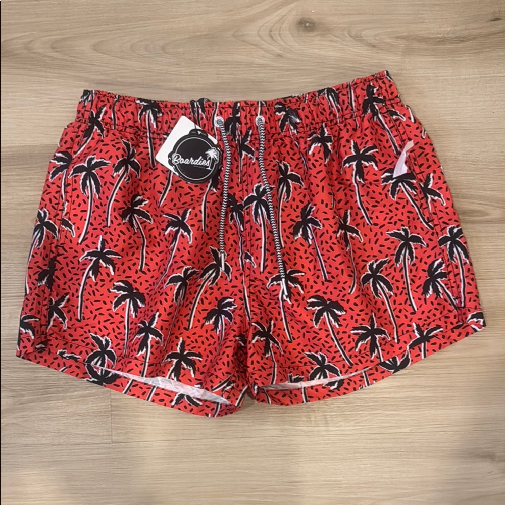 Men’s Large NWT Boardies swim shorts black palm trees. Low cut style trunks